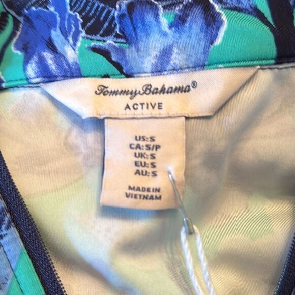 Tommy Bahama Active Quarter Zip.  NWT - Picture 9 of 12
